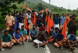 Los hindúes están cortando el acceso a la colina que lleva al templo
