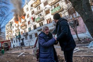 Rusia ha bombardeado un apartamento civil en Chuhuiv, cerca de Járkiv