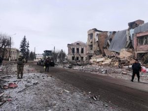 (2/3) Okhtyrka, una cuidad cerca de Sumy, que ha sido destrozada completamente por los ocupantes rusos